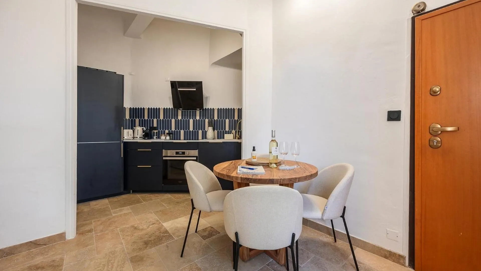 La Suite Provencale Aix-en-Provence 0*,